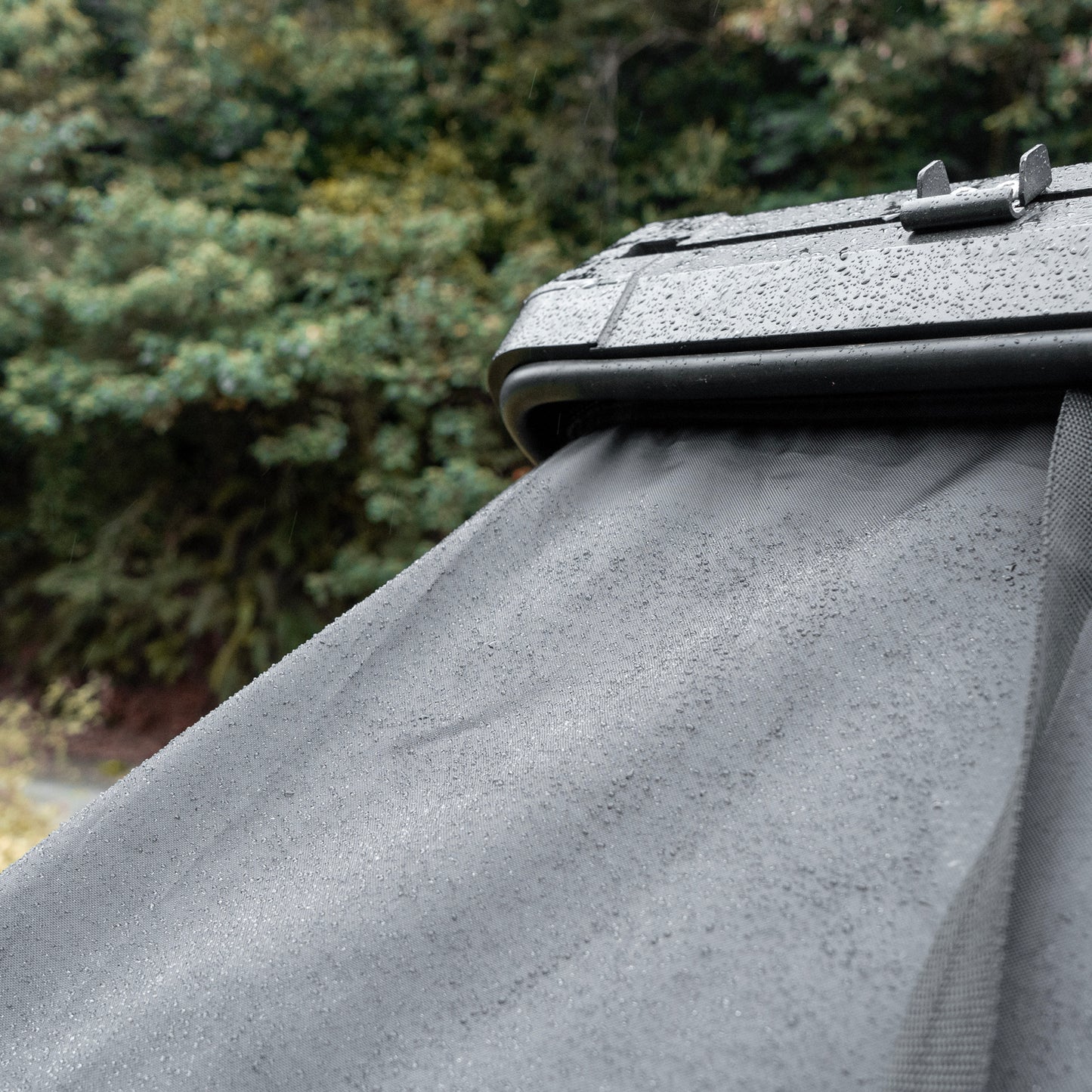 Roof Top Hardshell Tent - For 2-3 People With Ladder